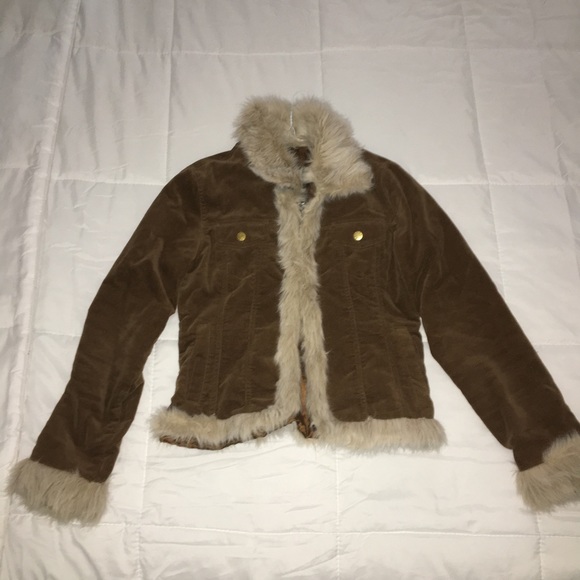 Medium size faux fur coat! - Picture 2 of 4